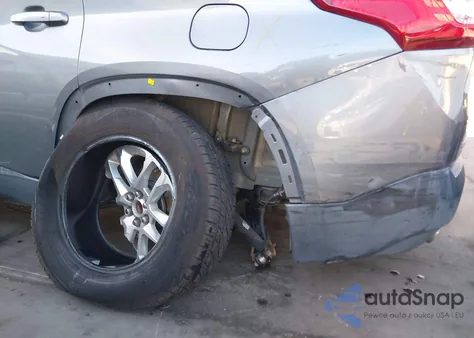 2018 Chevrolet Traverse Ls z USA, uszkodzony, nr VIN 1GNERFKWXJJ218532